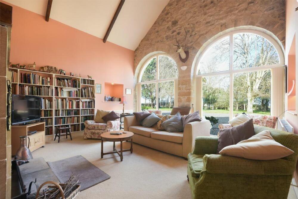 Вілла Craster Tower Coach House Екстер'єр фото