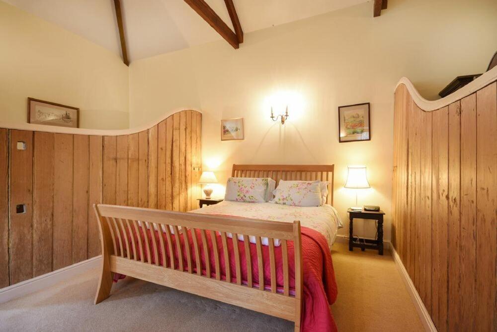 Вілла Craster Tower Coach House Екстер'єр фото