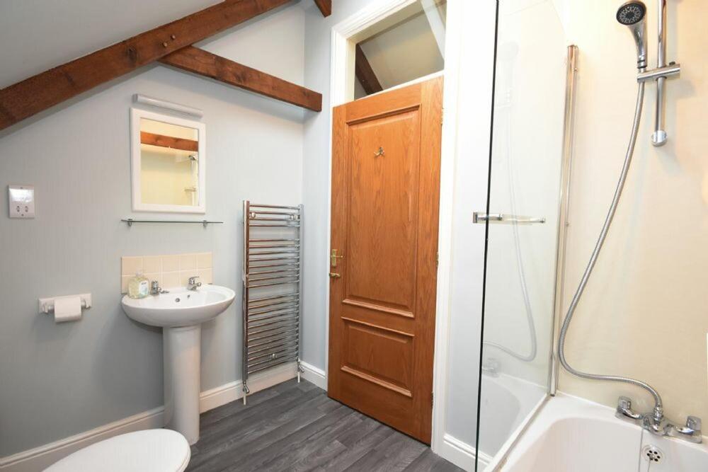 Вілла Craster Tower Coach House Екстер'єр фото